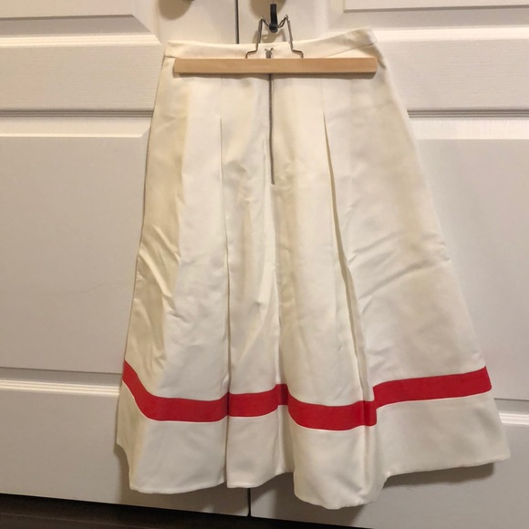 Skirt - Picture 2 of 2